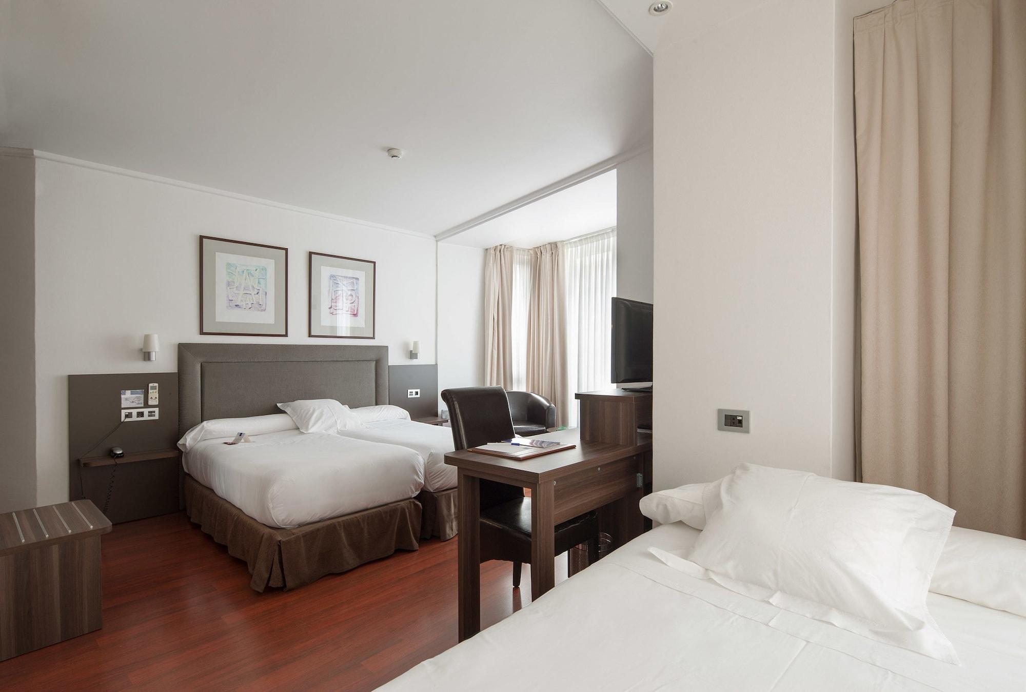 Hotel Yoldi 3*